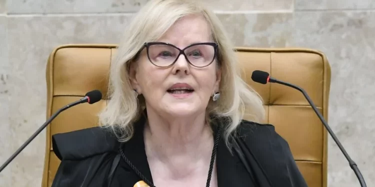 Após Lula indicar Zanin, Rosa lamenta número de mulheres