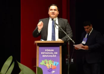 Cai mais um integrante do governo