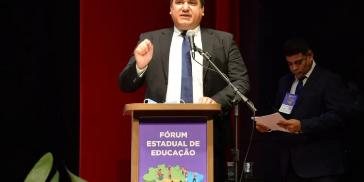 Cai mais um integrante do governo