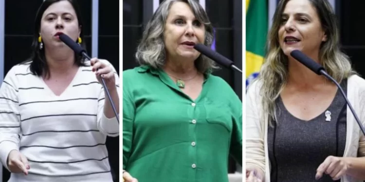 Parlamentares do PL pedem a cassação de deputadas do PSOL e PT por insultos