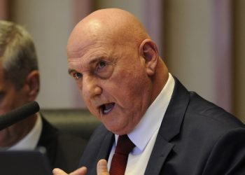 ‘Não fraudei nenhum documento’, diz General Dias