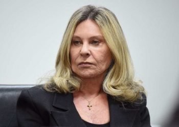 Lindôra Araújo acusa Moraes de autorizar procedimentos ilegais