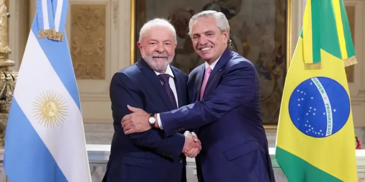 Brasil pede para o FMI refinanciar dívida da Argentina