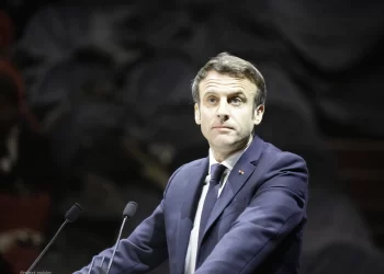 Macron força supermercados franceses a reduzir preços de alimentos