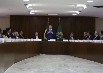 Lula pede a ministros que cumpram promessas e ‘proíbe’ novas ideias