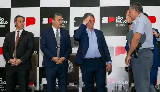 Governo de SP reajusta salários de policiais em até 31%
