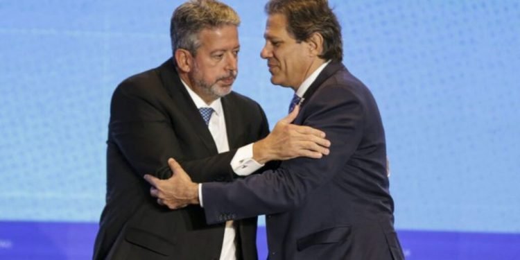 Fernando Haddad comemora aprovação da reforma tributária: ‘Valeu lutar’