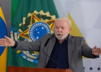 Lula assina decreto que restringe acesso de civis a armas e munições; confira as novas regras