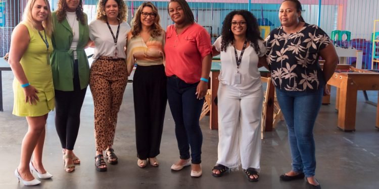 Janja se reúne com representantes do Complexo do Alemão