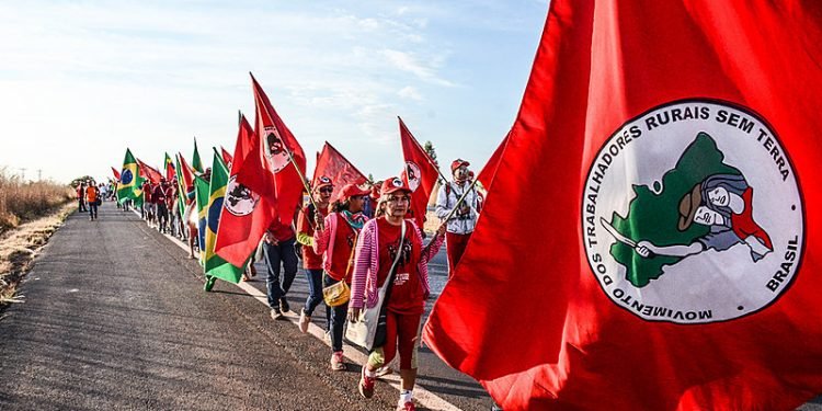 MST quer vagas de Medicina “sem vestibular” para assentados