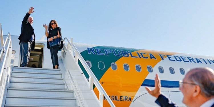 Os gastos milionários de Lula com cartão corporativo no exterior