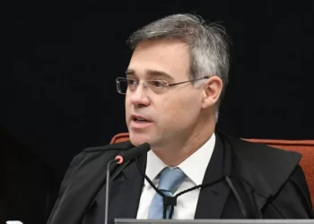 Mendonça pede vista em caso sobre distribuição de deputados