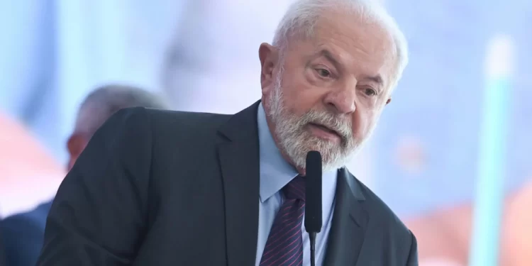 Governo Lula bloqueia verbas para alfabetização e bolsas de estudo