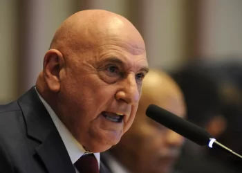 8 de janeiro: ex-diretor da Abin diz que avisou G. Dias sobre risco aos prédios dos Três Poderes cerca de uma hora antes de invasão