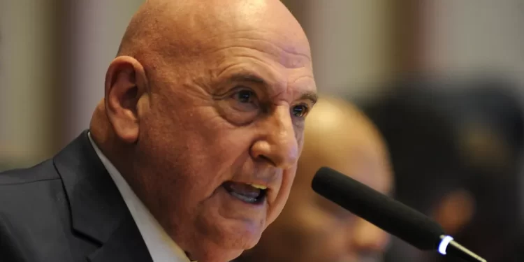 8 de janeiro: ex-diretor da Abin diz que avisou G. Dias sobre risco aos prédios dos Três Poderes cerca de uma hora antes de invasão