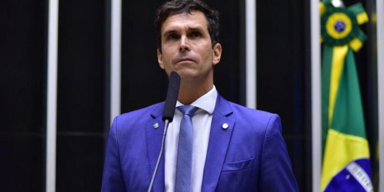 Deputado Federal Luiz Lima faz apelo a favor de Lumiar e contra manifestação do MST