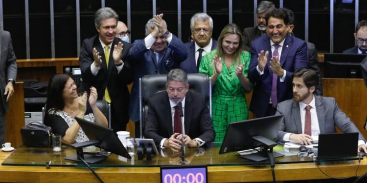 Câmara desmoralizou senado e reestabeleceu vontade da casa