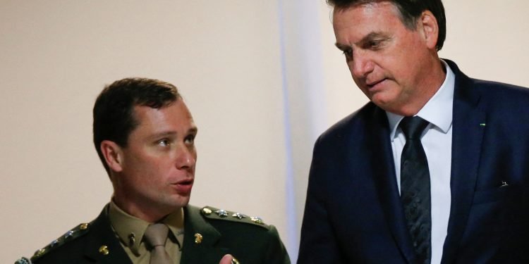 Cid diz que Bolsonaro consultou Forças Armadas sobre golpe