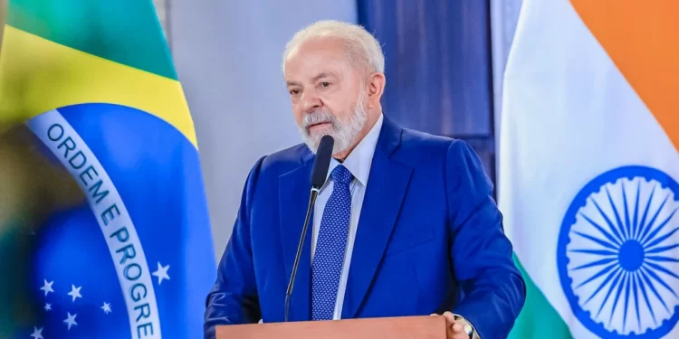 Após dizer que Putin não seria preso no Brasil, Lula diminui tom