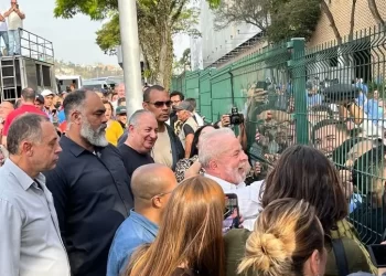 Lula nomeia seu carcereiro na PF para cargo na Presidência