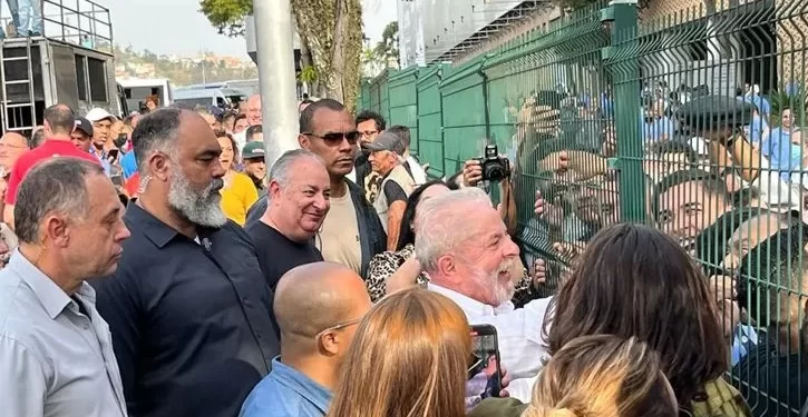 Lula nomeia seu carcereiro na PF para cargo na Presidência