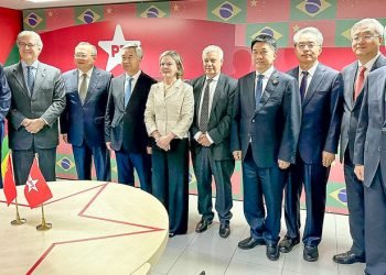 PT assina acordo de cooperação com o Partido Comunista da China