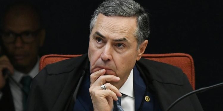 Barroso defende remuneração do jornalismo pelas big techs: ‘Sou totalmente a favor’