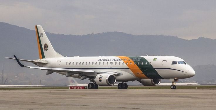 Governo Lula coloca sob sigilo voos da FAB para ministros do STF