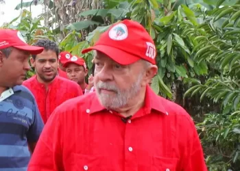 Governo Lula anuncia envio de alimentos do MST para Gaza
