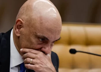 PF e advogado apontam erro em decisão de Moraes sobre condenado pelo 8 de Janeiro.