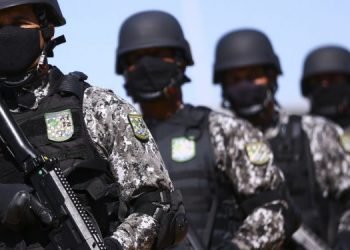 Agentes da Força Nacional são roubados por traficantes no Rio de Janeiro