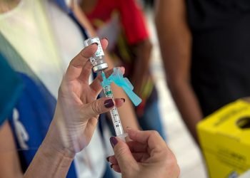 Comissão do Senado aprova projeto de vacinação em escolas públicas