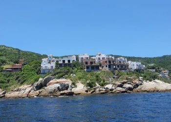 MPF quer suspender exploração econômica de imóveis irregulares no Pontal do Atalaia, em Arraial do Cabo