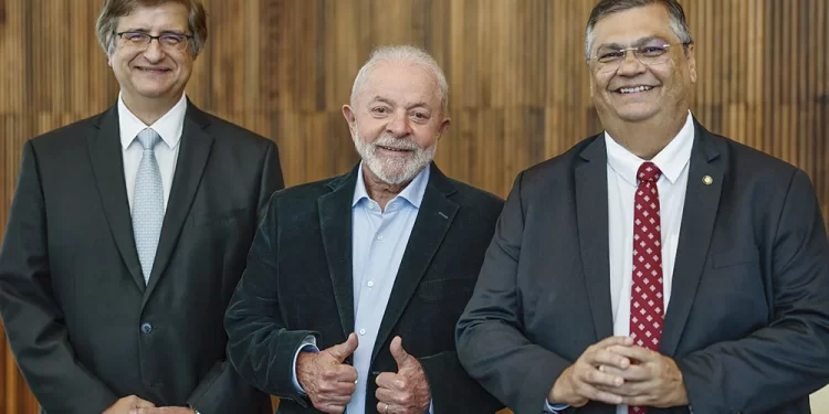 Relatores apresentam pareceres sobre indicações de Dino e Gonet