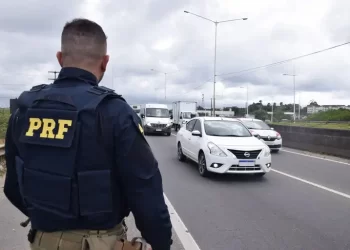 Governo Lula quer retirar conteúdo militar de cursos deformação da PRF