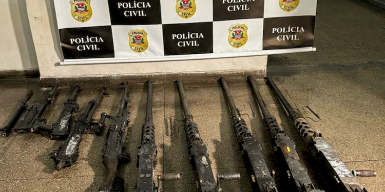 Exército e Polícia do RJ negociaram com facção devolução de 10 das 21 armas furtadas de quartel em SP, diz documento