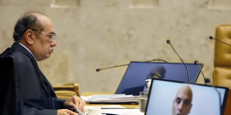 Alexandre de Moraes e Gilmar Mendes vão trabalhar durante recesso do Judiciário