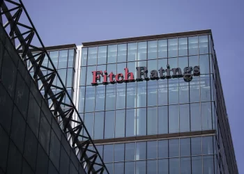 Fitch alerta sobre sustentabilidade das contas públicas do Brasil: ‘dívida está crescendo’