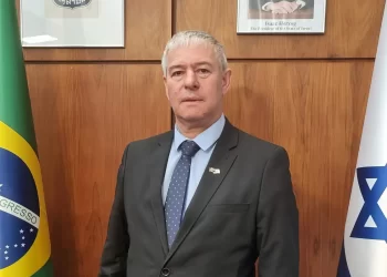Embaixador de Israel cobra reação do governo brasileiro contra fala de Genoino