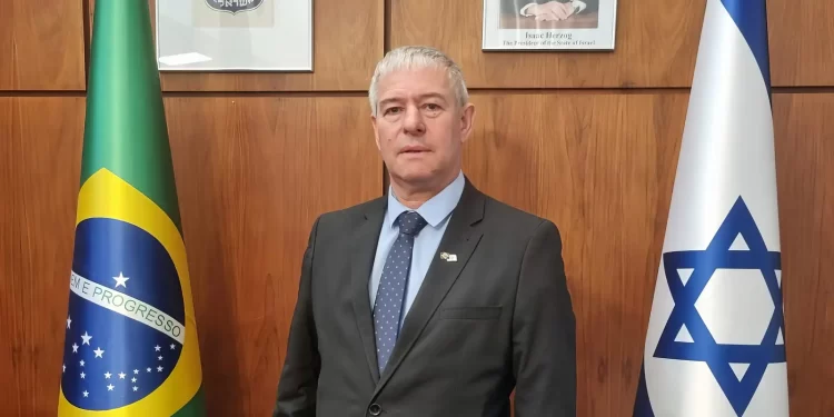 Embaixador de Israel cobra reação do governo brasileiro contra fala de Genoino