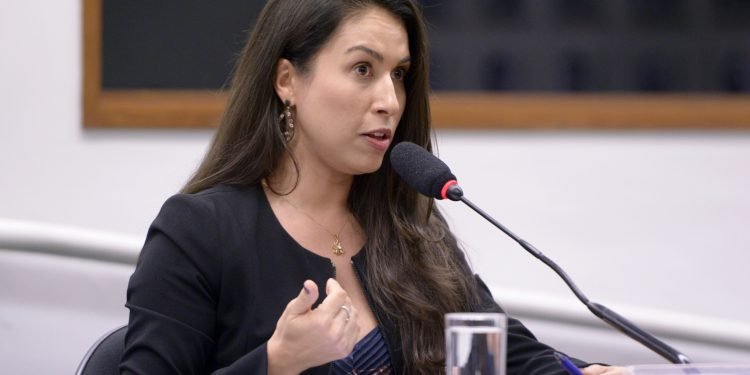 ‘Meu exílio nos EUA’: juíza Ludmila Lins Grilo deixa o Brasil