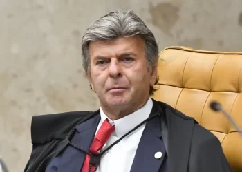 Fux autoriza quebra de sigilos bancário e fiscal de Janones