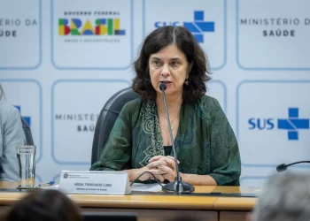 Pronunciamento da ministra da Saúde destaca gravidade da situação da dengue no Brasil