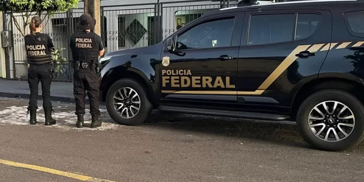 Polícia Federal cumpre 18 mandados de busca em nova fase da Operação Lesa Pátria