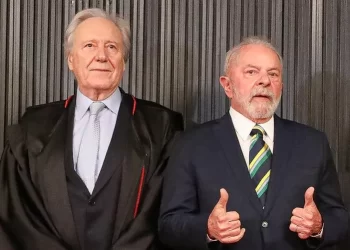 Lewandowski aconselha Lula a ignorar decisão do Congresso e manter ‘saidinha’ da cadeia em datas comemorativas