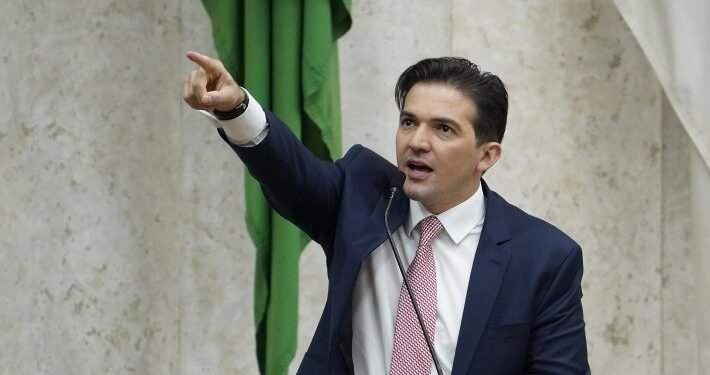 Rubinho Nunes versus Lula