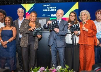Lula diz que “Artista, cinema e novela” não são para “Ensinar Put4ria”