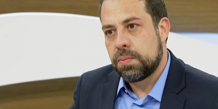 TRE ordena que Boulos remova vídeos com ataques contra Nunes