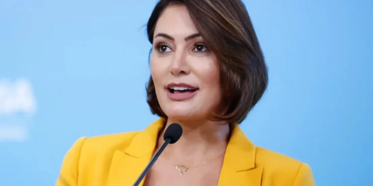 Michelle Bolsonaro comenta delação de Mauro Cid