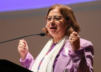 Ministra das Mulheres de Lula ofereceu verba à secretária antes de demiti-la